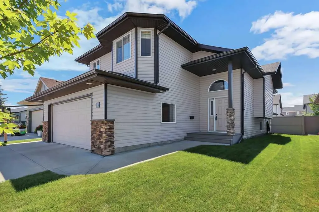 9 Thomas Place Red Deer AB T4E 1A3