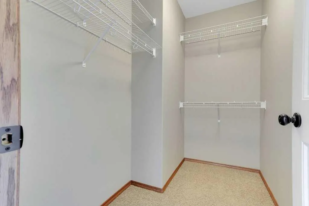 9 Thomas Place Red Deer AB T4E 1A3