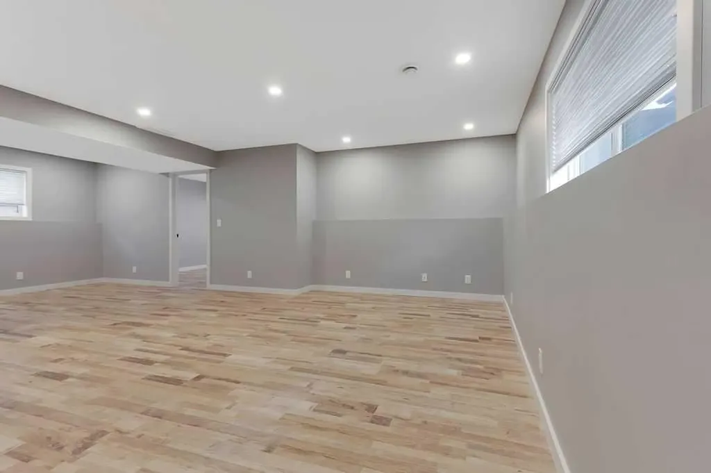 9 Thomas Place Red Deer AB T4E 1A3