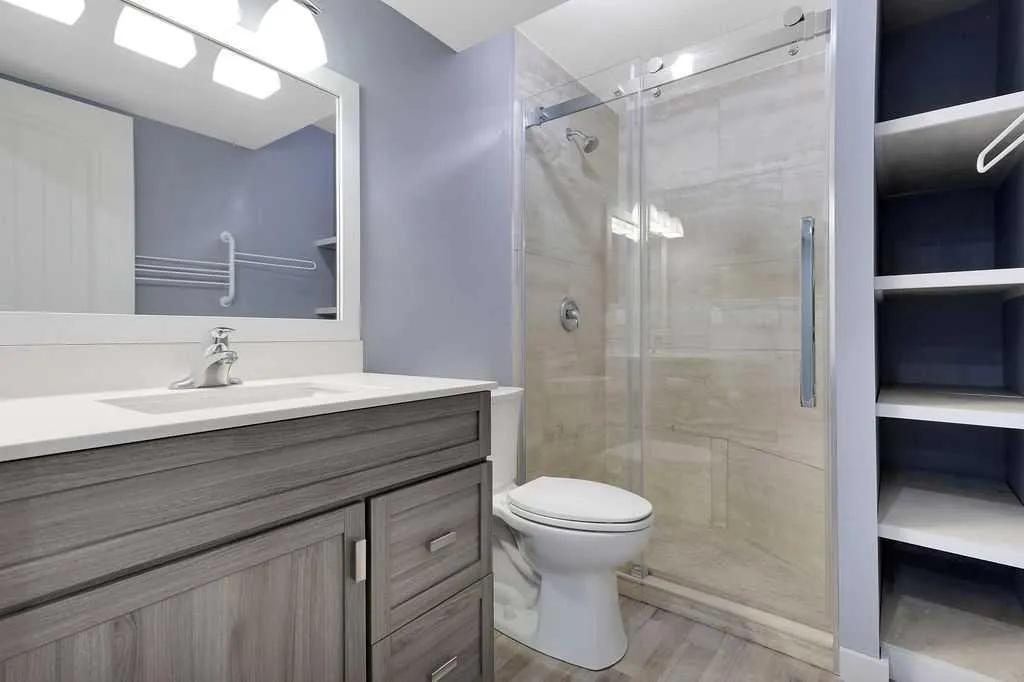9 Thomas Place Red Deer AB T4E 1A3