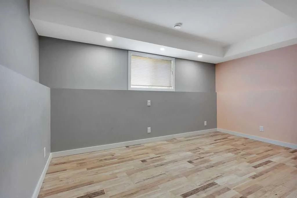 9 Thomas Place Red Deer AB T4E 1A3