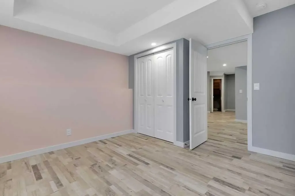 9 Thomas Place Red Deer AB T4E 1A3