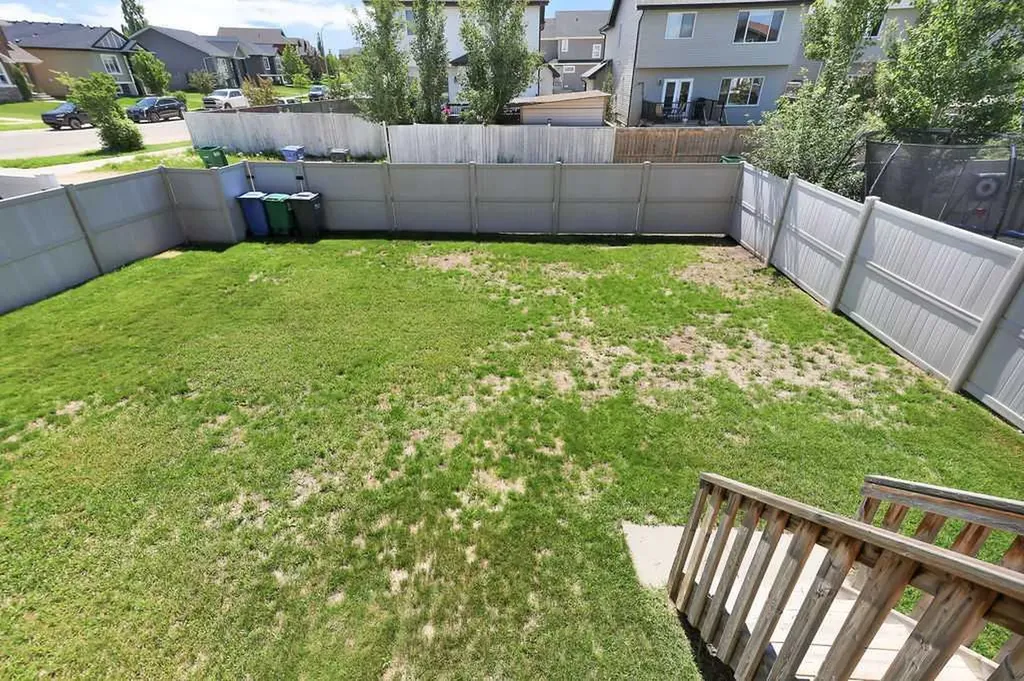 9 Thomas Place Red Deer AB T4E 1A3