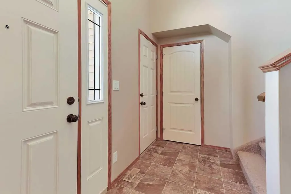 9 Thomas Place Red Deer AB T4E 1A3