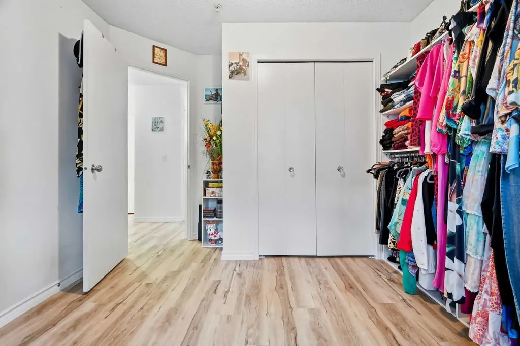 604 8 Street SW Airdrie AB T4B 2W4
