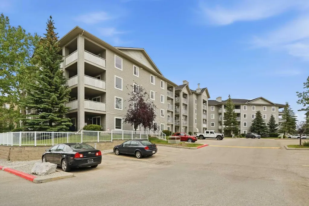 604 8 Street SW Airdrie AB T4B 2W4