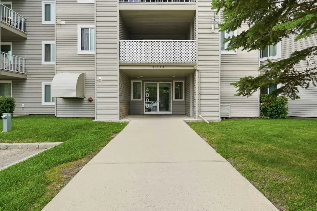 604 8 Street SW Airdrie AB T4B 2W4