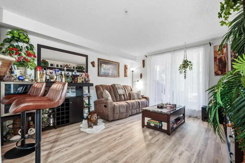 604 8 Street SW Airdrie AB T4B 2W4