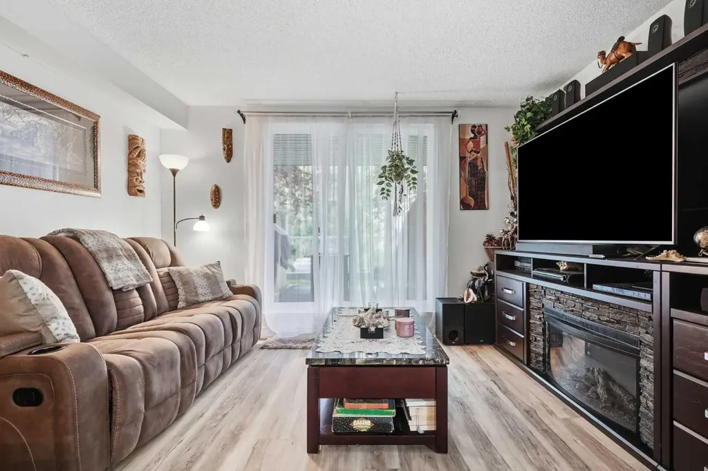 604 8 Street SW Airdrie AB T4B 2W4