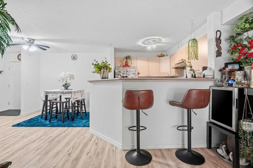 604 8 Street SW Airdrie AB T4B 2W4