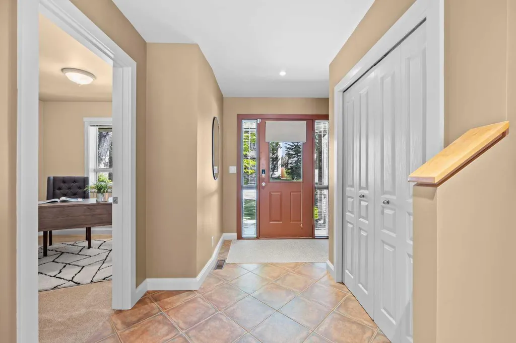 415 28 Avenue NW Calgary AB T2M 2K7
