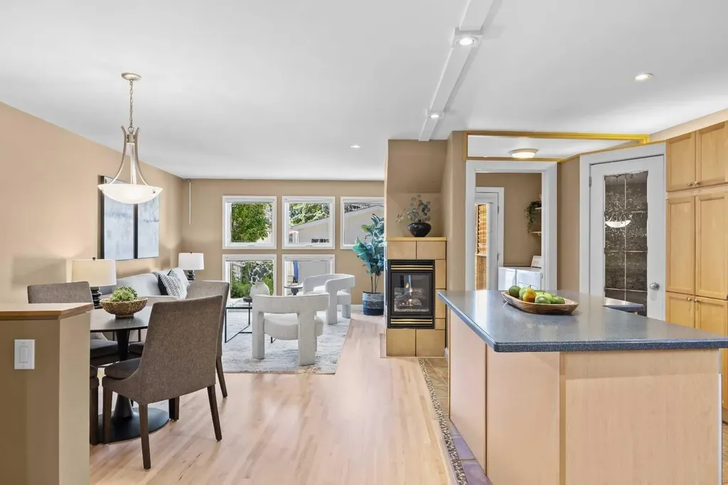 415 28 Avenue NW Calgary AB T2M 2K7