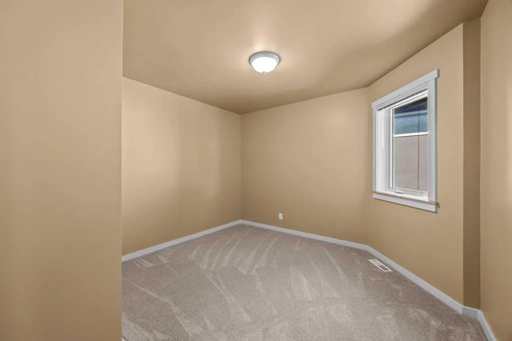 415 28 Avenue NW Calgary AB T2M 2K7