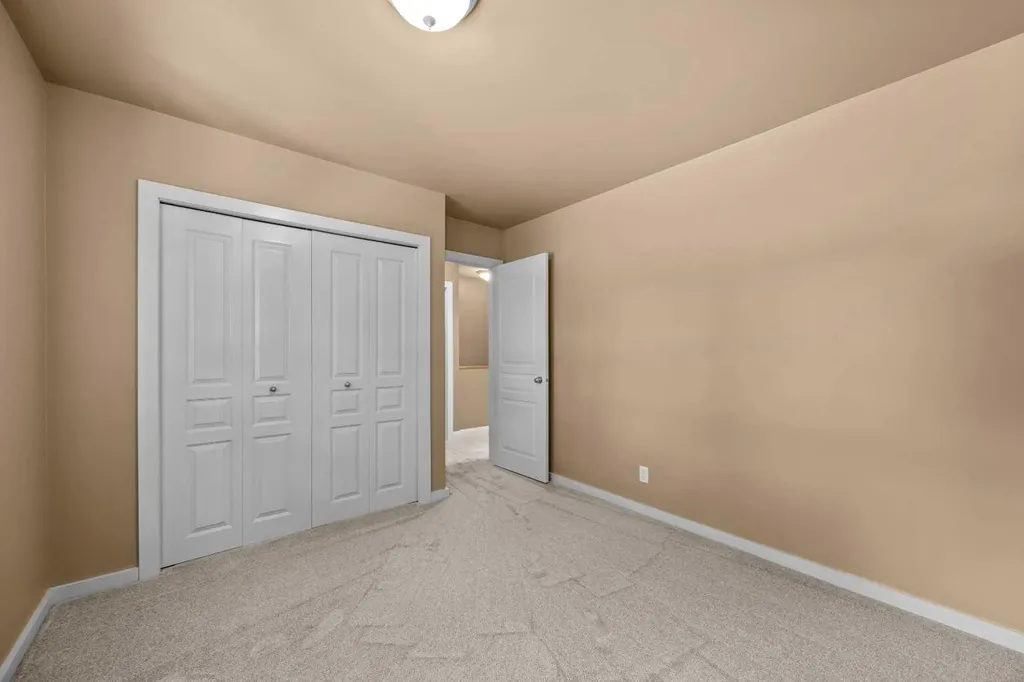 415 28 Avenue NW Calgary AB T2M 2K7