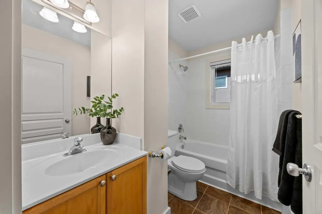 415 28 Avenue NW Calgary AB T2M 2K7