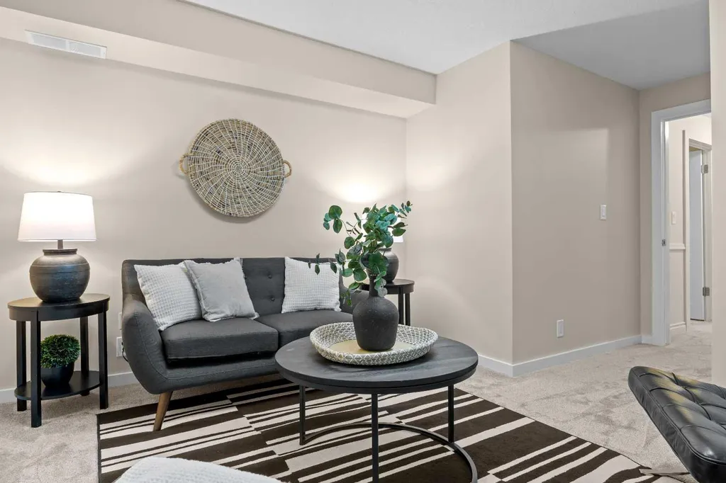 415 28 Avenue NW Calgary AB T2M 2K7
