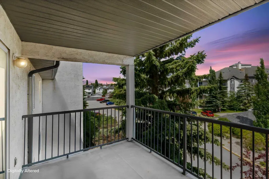 33 Arbour Grove Close NW Calgary AB T3G 4K2