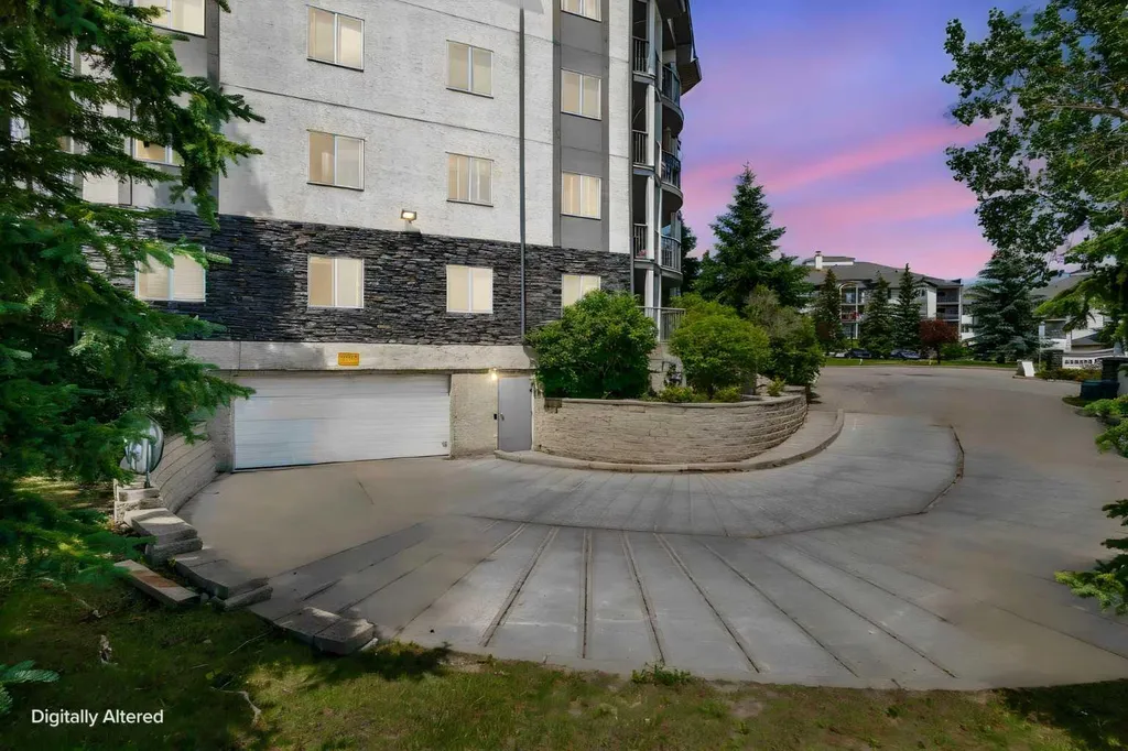 33 Arbour Grove Close NW Calgary AB T3G 4K2