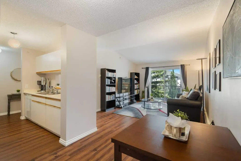 33 Arbour Grove Close NW Calgary AB T3G 4K2
