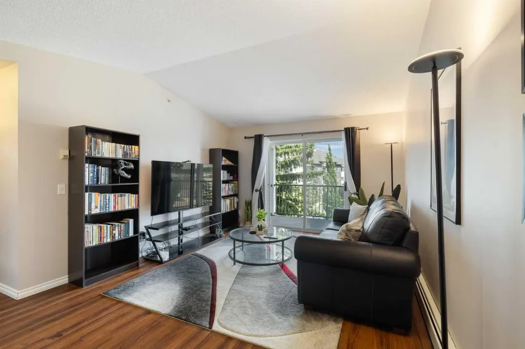 33 Arbour Grove Close NW Calgary AB T3G 4K2