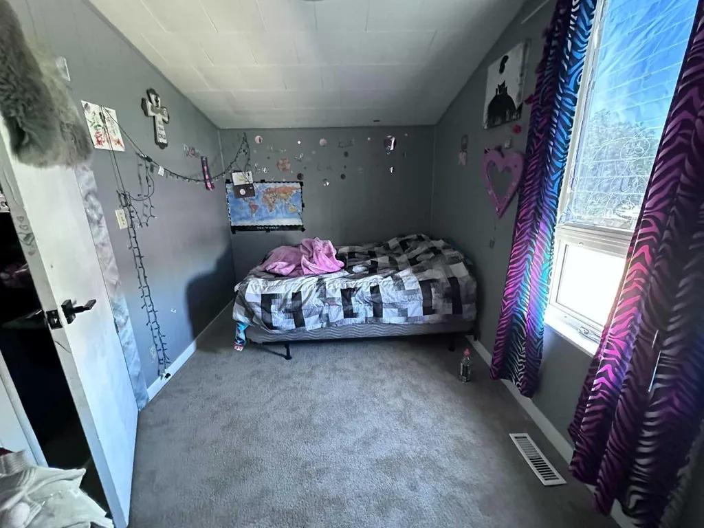 61 2 Avenue E Cardston AB T0K0K0