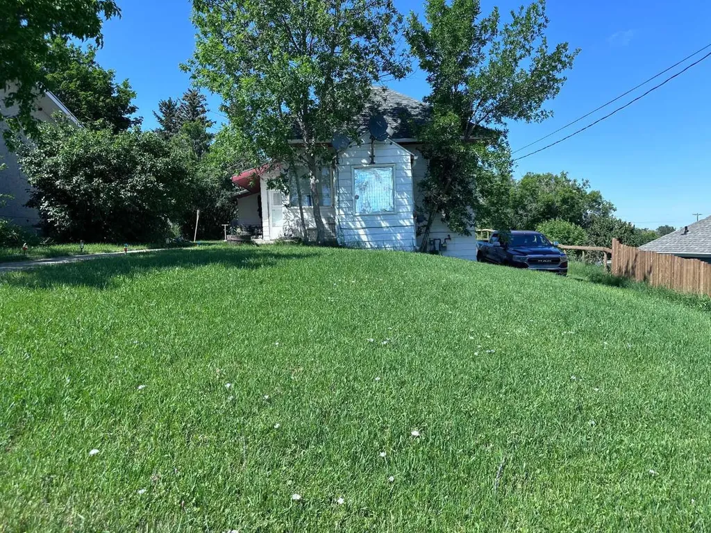 61 2 Avenue E Cardston AB T0K0K0