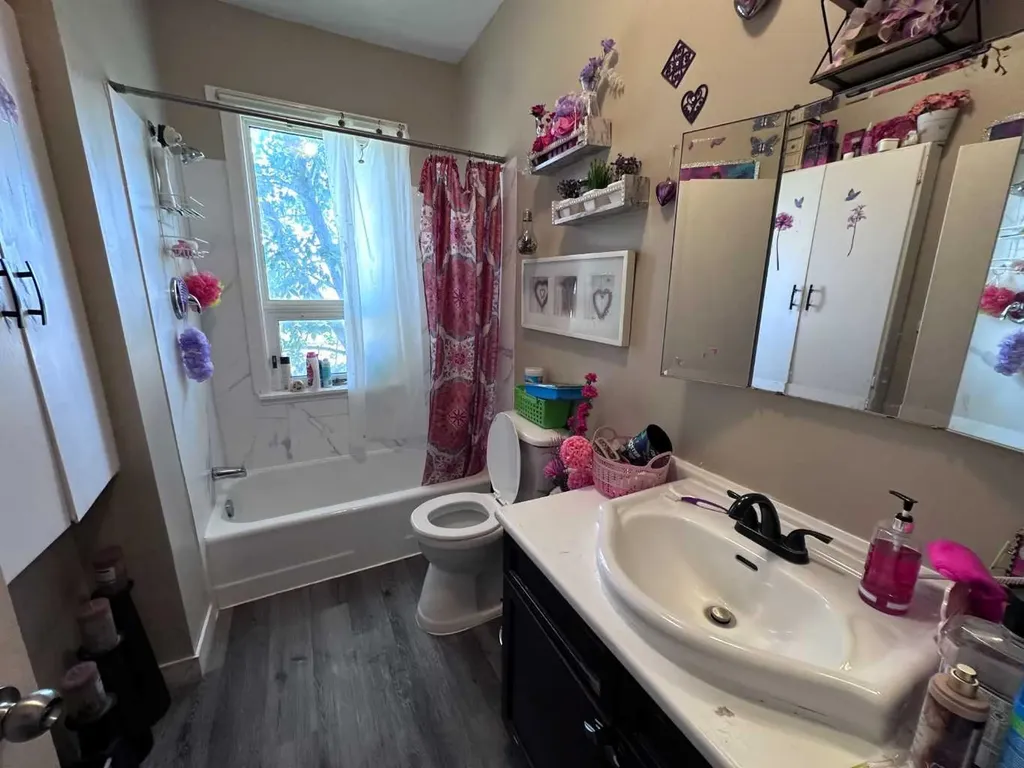 61 2 Avenue E Cardston AB T0K0K0