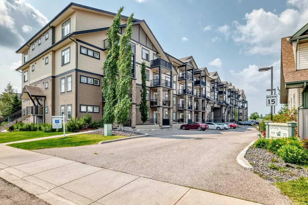 117 Copperpond Common SE Calgary AB T2Z 5E2