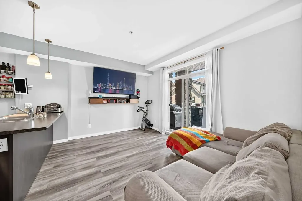 117 Copperpond Common SE Calgary AB T2Z 5E2
