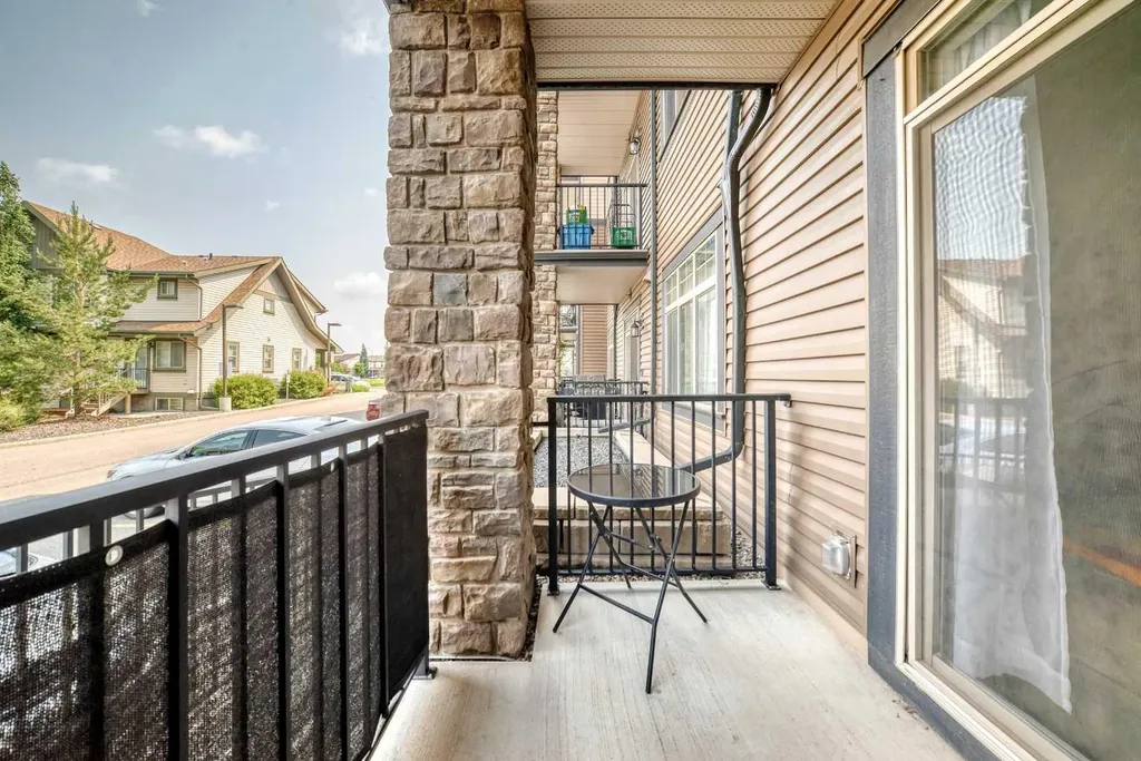 117 Copperpond Common SE Calgary AB T2Z 5E2