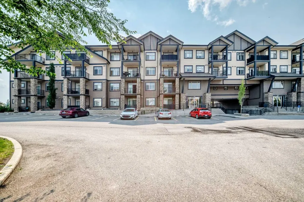 117 Copperpond Common SE Calgary AB T2Z 5E2