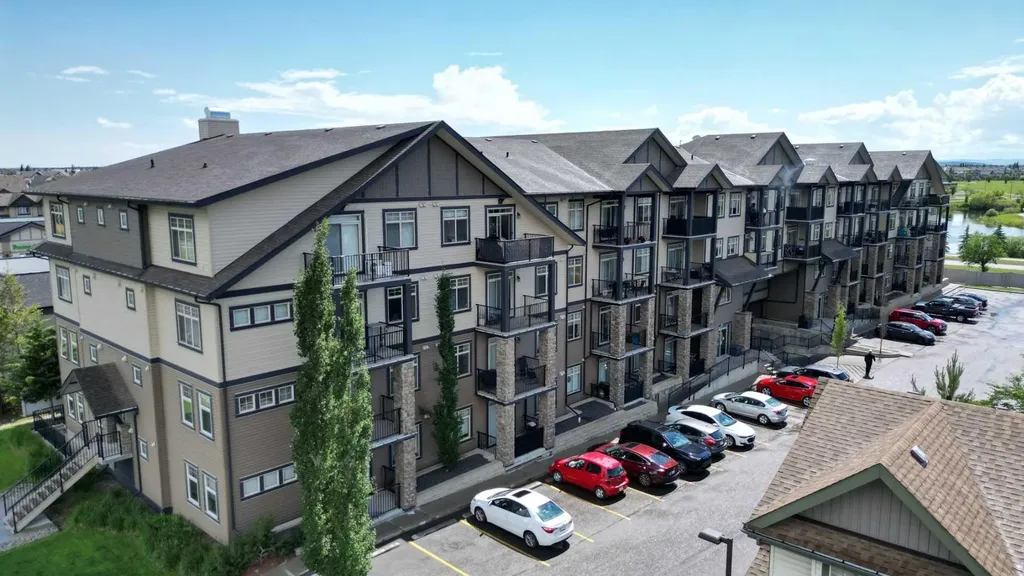 117 Copperpond Common SE Calgary AB T2Z 5E2