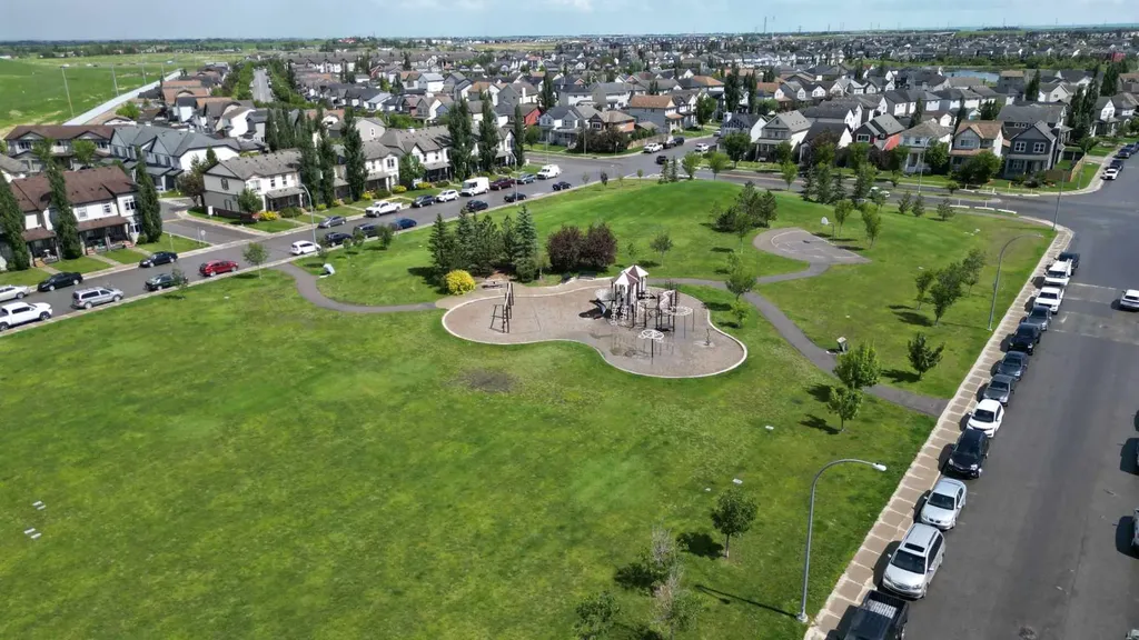 117 Copperpond Common SE Calgary AB T2Z 5E2