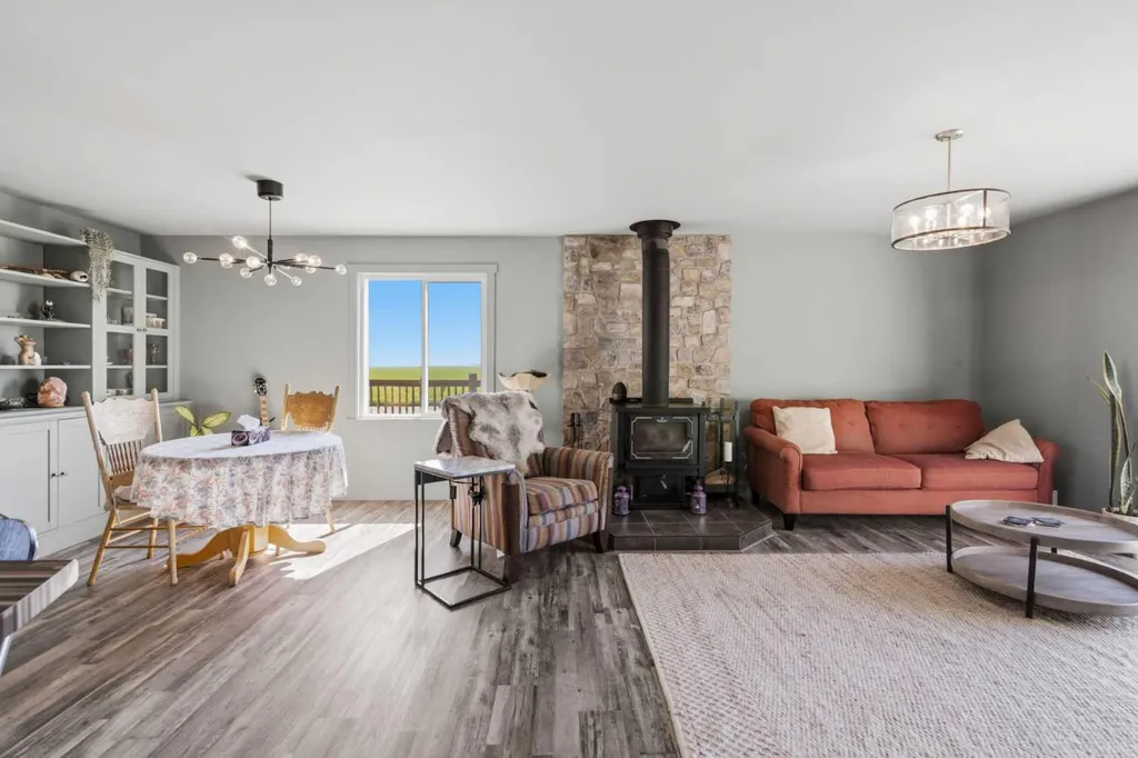 482103 160 Street E Rural Foothills County AB T1V 1N3