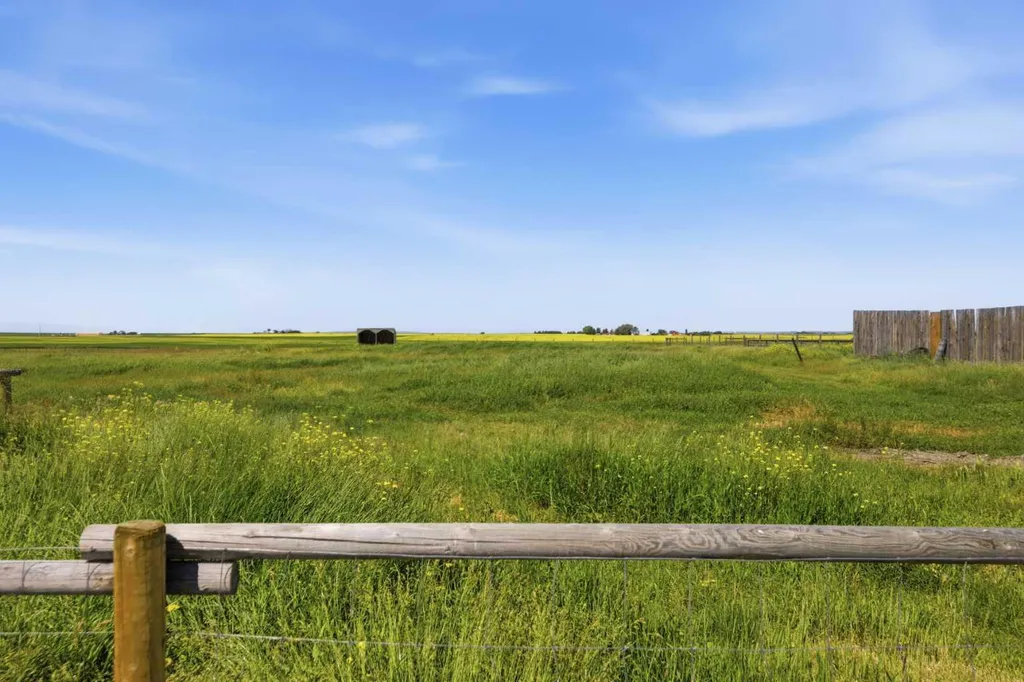 482103 160 Street E Rural Foothills County AB T1V 1N3