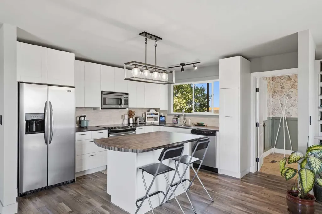 482103 160 Street E Rural Foothills County AB T1V 1N3