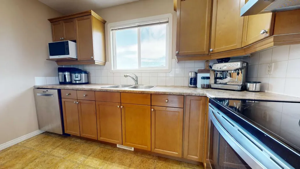 8640 103 Avenue Grande Prairie AB T8X 0C3