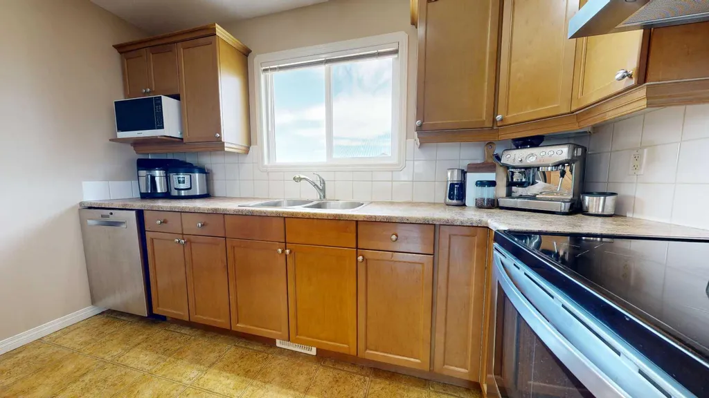8640 103 Avenue Grande Prairie AB T8X 0C3