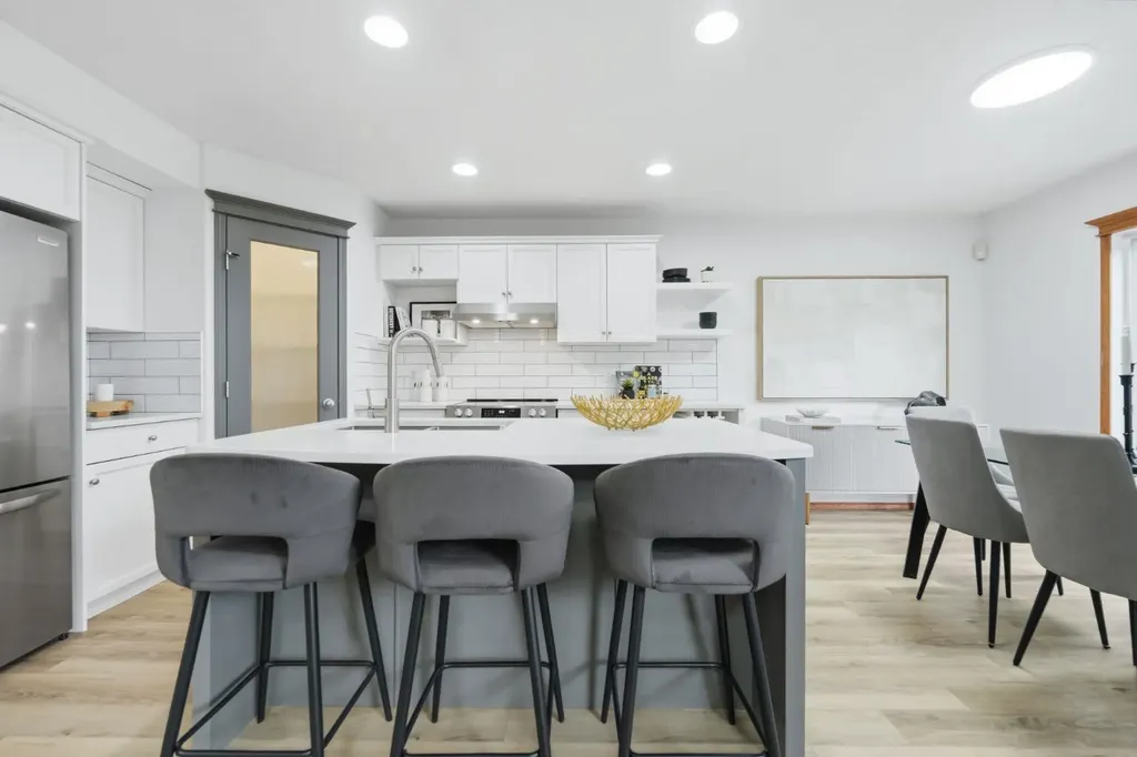 2020 Bridlemeadows Manor SW Calgary AB T2Y 4R9