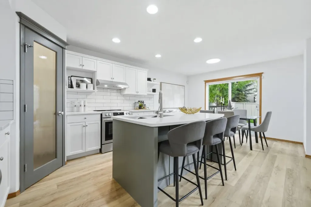 2020 Bridlemeadows Manor SW Calgary AB T2Y 4R9