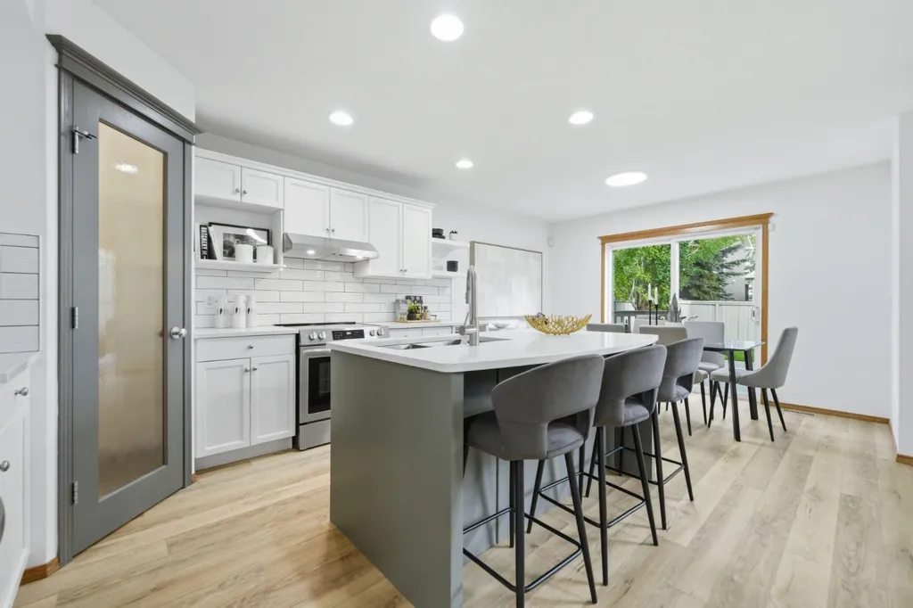 2020 Bridlemeadows Manor SW Calgary AB T2Y 4R9