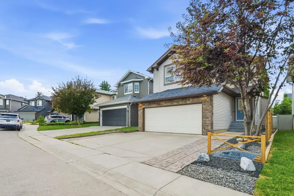2020 Bridlemeadows Manor SW Calgary AB T2Y 4R9