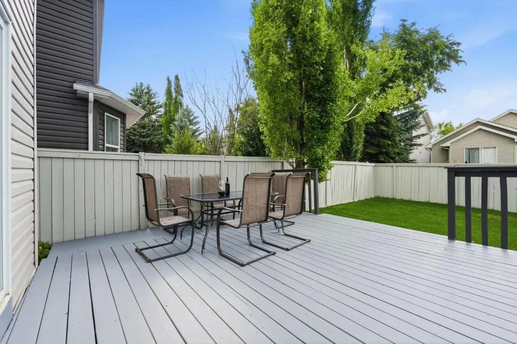 2020 Bridlemeadows Manor SW Calgary AB T2Y 4R9