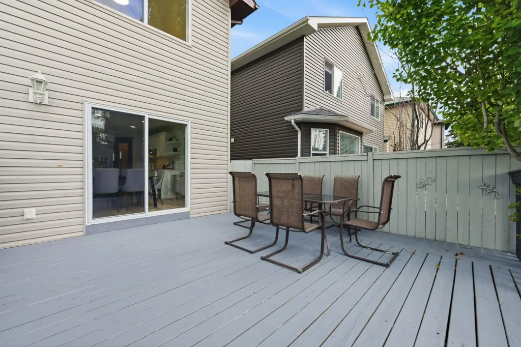 2020 Bridlemeadows Manor SW Calgary AB T2Y 4R9