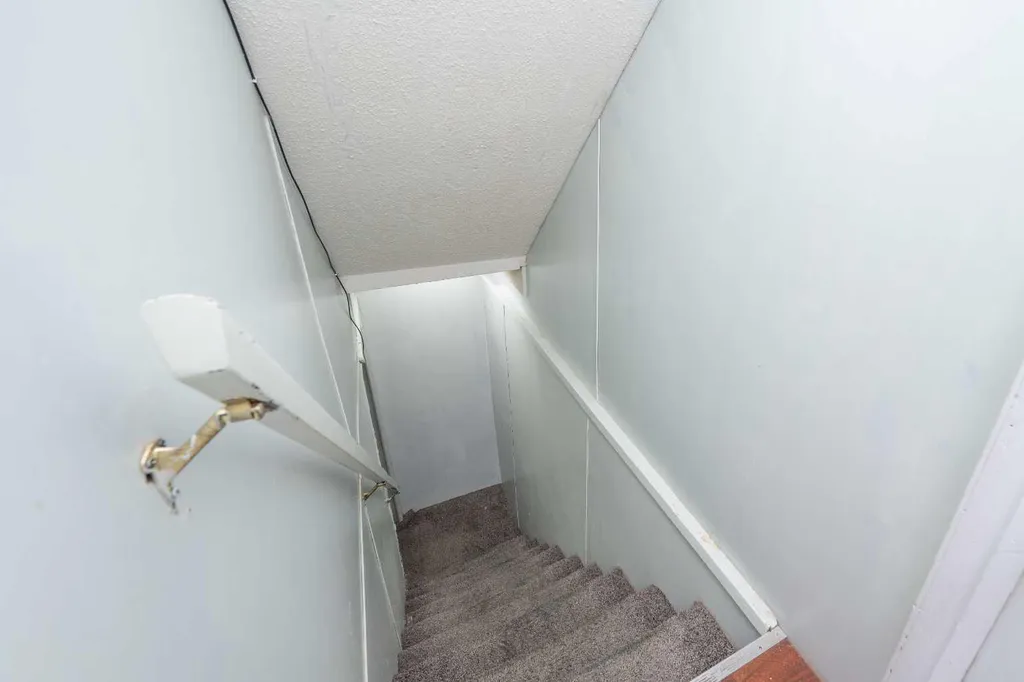7627 24a Street SE Calgary AB T2C 0Z8