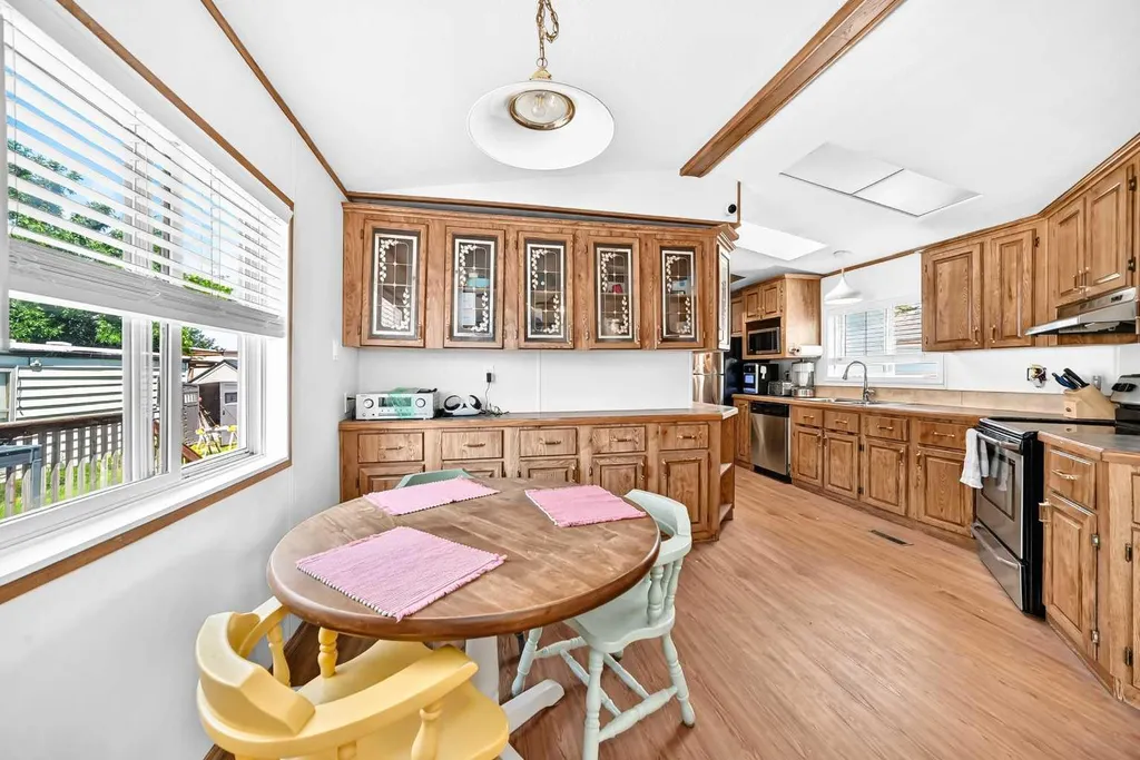 6724 17 Avenue SE Calgary AB T2A0W5