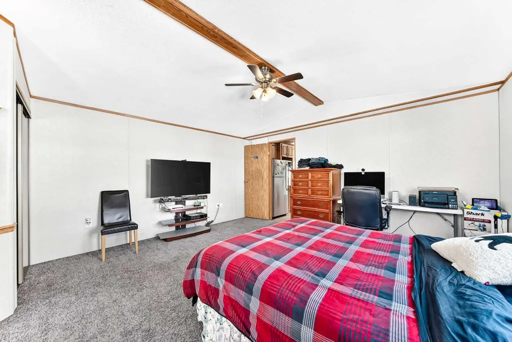 6724 17 Avenue SE Calgary AB T2A0W5