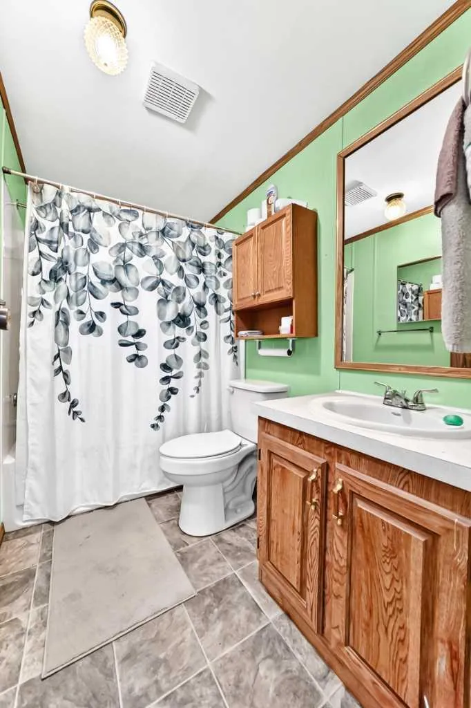 6724 17 Avenue SE Calgary AB T2A0W5