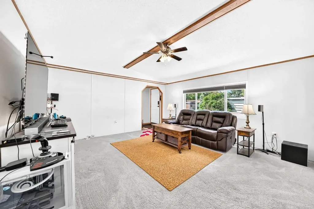 6724 17 Avenue SE Calgary AB T2A0W5