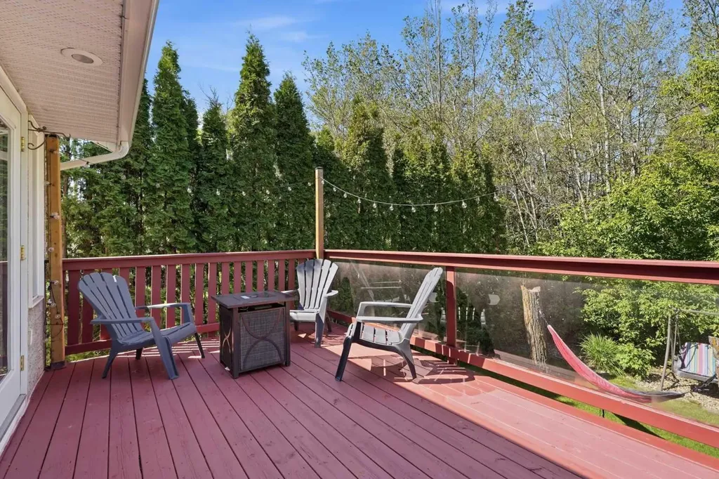 219 Lampard Crescent Red Deer AB T4R 2W5